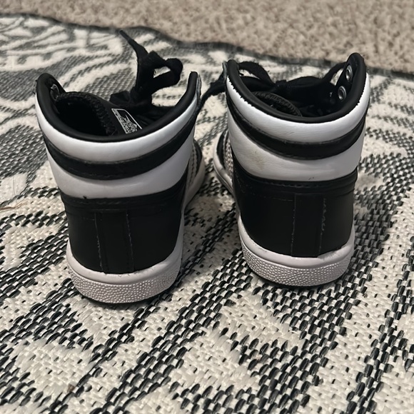 Adida high tops - Picture 3 of 8